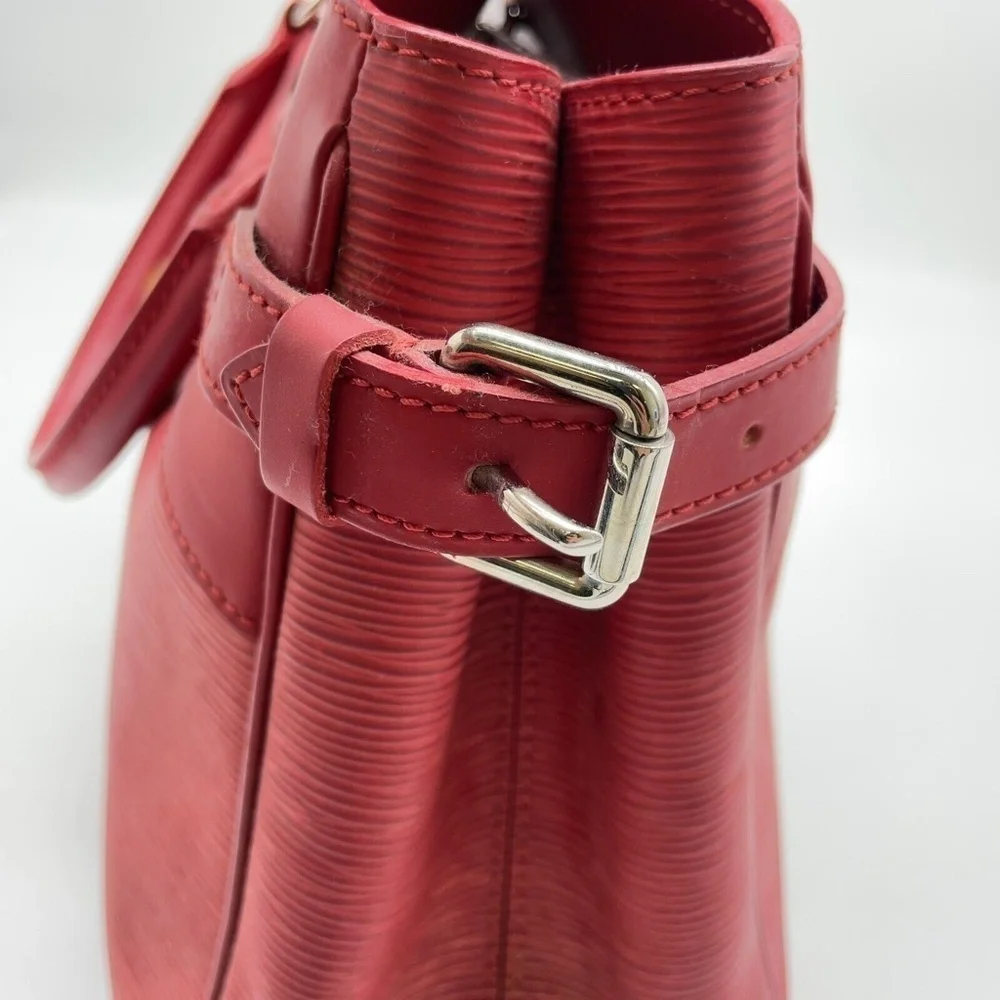 Louis Vuitton Epi Red Passy PM Hand Bag